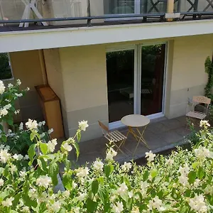 62-m2-rez-de-jardin-terrasse-6-lits-et-parking.hotels-rhonealpes.com/